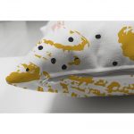 - Suet-K-5302-2 - Realhomes  Beyaz Zeminde Soyut Sulu Boya Çizimli Çift Taraflı Özel Tasarım Dijital Baskılı Süet Kırlent Kılıfı Realhomes