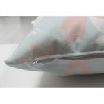 Renkli Zeminde Pembe Ve Beyaz Yaprak Motifli Çift Taraflı Dekoratif Süet Kırlent Kılıfı Realhomes