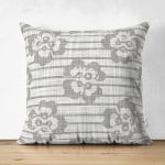 - Suet-K-5387 - Realhomes Kot Zemin Temalı Çiçek Motifli Çift Taraflı Dijital Baskılı Süet Kırlent Kılıfı Realhomes