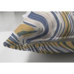 - Suet-K-5397-2 - Realhomes Kahverengi Ve Lacivert Renkte Dalgalı Desen Çift Taraflı Dijital Baskılı Süet Kırlent Kılıfı Realhomes