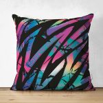 - Suet-K-5525 - Realhomes Çift Taraflı Siyah Zemin Üzerinde Neon Zigzag Desenli Dekoratif Süet Kırlent Kılıfı Realhomes