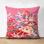 - Suet-K-5562 - Realhomes Çift Taraflı Pembe Zeminde Bahar Çiçekleri Desenli Modern Süet Yastık Kılıfı Realhomes