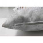 - Suet-K-5656-2 - Realhomes Köpek ve Kedili Dijital Baskılı Modern Çift Taraflı Süet Yastık Kırlent Kılıfı Realhomes