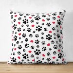 - Suet-K-5673b - Realhomes Köpek Ayak İzi Desenli Dijital Baskılı Modern Çift Taraflı Süet Yastık Kırlent Kılıfı Realhomes