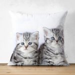 - Suet-K-5679 - Realhomes Yavru Kedi Desenli Modern Çift Taraflı Süet Yastık Kırlent Kılıfı Realhomes