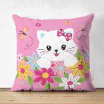 - Suet-K-5704 - Realhomes Çift Taraflı Çiçeklerin İçindeki Sevimli Kedi Desenli Modern Süet Yastık Kırlent Kılıfı Realhomes
