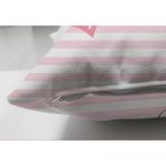 - Suet-K-5716-2 - Realhomes  Çift Taraflı Pembe Çizgili Zeminde Sweet Cat Tasarımlı Süet Yastık Kılıfı Realhomes