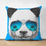 - Suet-K-5737 - Realhomes Çift Taraflı Mavi Zeminde Gözlüklü Cool Panda Motifli Dekoratif Süet Kırlent Kılıfı Realhomes