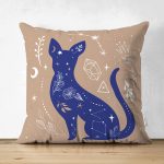 - Suet-K-5748 - Realhomes Çift Taraflı Haki Zeminli Mavi Kedi Desenli Özel Tasarım Süet Yastık Kılıfı Realhomes