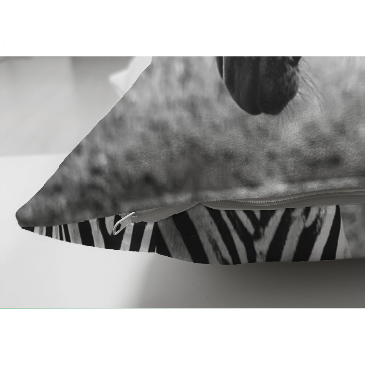 Çift Taraflı Modern Zebra Desen Dijital Baskılı Süet Yastık Kırlent Kılıfı Realhomes