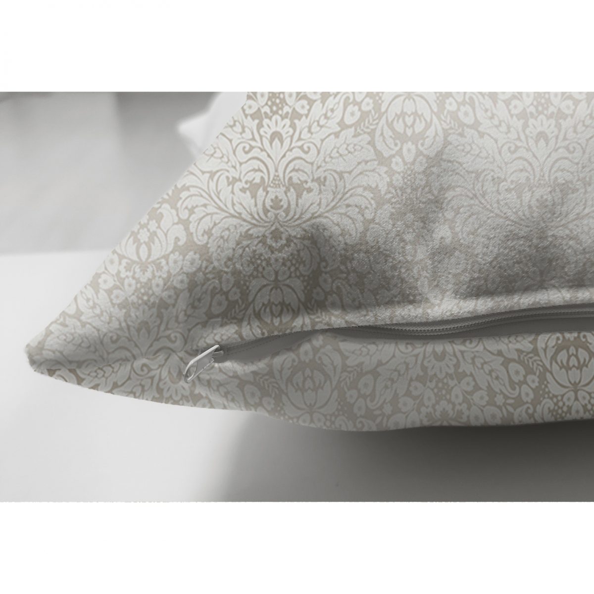 Çift Taraflı Krem Renkli Damask Motifleri Tasarımlı Süet Yastık Kırlent Kılıfı Realhomes