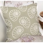 - 7040 - Realhomes  Vizon Zeminde Deniz Salyangozu Motifli Dijital Baskılı Modern Kırlent Kılıfı Realhomes