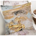 - 7051 - Realhomes Gold Detaylı Soyut Çizimli Dijital Baskılı Modern Yastık Kırlent Kılıfı Realhomes