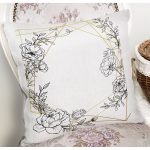 - 7094 - Realhomes Beyaz Zeminde Gul Desenli Gold Detaylı Dijital Baskılı Modern Kırlent Kılıfı Realhomes