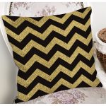 - 7114 - Realhomes Siyah Zeminde Gold Kalp Desenli Dijital Baskılı Modern Yastık Kırlent Kılıfı Realhomes