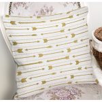 - 7125 - Realhomes Beyaz Zeminde Gold Ok Motifli Dijital Baskılı Modern Yastık Kırlent Kılıfı Realhomes