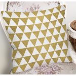 Beyaz Zeminde Gold Üçgen Desenli Dijital Baskılı Modern Yastık Kırlent Kılıfı Realhomes