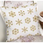 - 7145 - Realhomes Beyaz Zeminde Gold Renkli Kar Tanesi Desenli Dijital Baskılı Modern Kırlent Kılıfı Realhomes