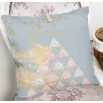 Renkli Zemin Üzerinde Üçgen Desenli Dijital Baskılı Modern Yastık Kırlent Kılıfı Realhomes