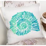 - 7229 - Realhomes Beyaz Zeminde Yeşil Renkli Deniz Kabuğu Desenli Modern Yastık Kırlent Kılıfı Realhomes