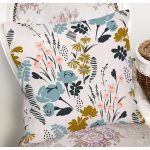 Beyaz Zeminde Rengarenk Çiçek Desenli Dijital Baskılı Modern Yastık Kırlent Kılıfı Realhomes