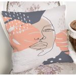 Beyaz Zemin Üzerinde Onedraw Çizimli Bayan Silüeti Modern Yastık Kırlent Kılıfı Realhomes