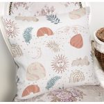 - 7409 - Realhomes Beyaz Zeminde Onedraw Çizimli Gökyüzü Temalı Dijital Baskılı Modern Yastık Kılıfı Realhomes