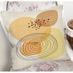 - 7451 - Realhomes Renkli Zeminde Onedraw Çizimli Obje Dijital Baskılı Modern Yastık Kırlent Kılıfı Realhomes