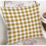 Beyaz Zemin Üzerinde Gold Renkli Geometrik Çizimli Modern Yastık Kırlent Kılıfı Realhomes