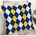 - 7633 - Realhomes Beyaz Zemin Üzerinde Baklava Desenli Dijital Baskılı Modern Yastık Kırlent Kılıfı Realhomes