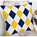 - 7638 - Realhomes Beyaz Zemin Üzerinde Baklava Desenli Dijital Baskılı Modern Yastık Kırlent Kılıfı Realhomes