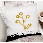 - 7653 - Realhomes Beyaz Zemin Üzerinde Gold Rengarenk Onedraw Çizimli Çiçek Desenli Kırlent Kılıfı Realhomes