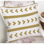 Beyaz Zemin Üzerinde Gold Detayli Geometrik Çizimli Yastık Kırlent Kılıfı Realhomes