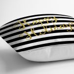 - 7696 - Realhomes Beyaz Zemin Üzerinde Siyah Çizgili Gold Yazılı Happy Holidays Yazılı Yastık Kılıfı Realhomes