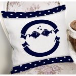 - 7723 - Realhomes Beyaz Zemin Üzerinde Renkli Balık Desenli Yastık Kırlent Kılıfı Realhomes