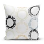 - 7747 - Realhomes Beyaz Zemin Üzerinde Renkli Geometrik Şekilli Dijital Baskılı Modern Yastık Kılıfı Realhomes