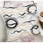 Beyaz Zemin Üzerinde Renkli Geometrik Şekilli Dijital Baskılı Modern Yastık Kılıfı Realhomes