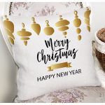 Beyaz Zemin Üzerinde Gold Detaylı Merry Christmas Yazılı Yastık Kırlent Kılıfı Realhomes