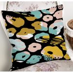 - 7890 - Realhomes Siyah Zemin Üzerinde Renkli Geometrik Desenli Dijital Baskılı Modern Yastık Kılıfı Realhomes