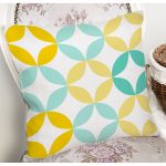 - 7908 - Realhomes Beyaz Zemin Üzerinde Renkli Geometrik Desenli Dijital Baskılı Modern Yastık Kılıfı Realhomes