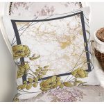 Beyaz Zemin Üzerinde Geometrik Desenli Gold Detaylı Gül Motifli Kırlent Kılıfı Realhomes