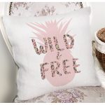 Beyaz Zemin Üzerinde Pastel Renkli Ananas Desenli Modern Yastık Kırlent Kılıfı Realhomes