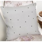 - 8005 - Realhomes Gri Zemin Üzerinde Puantiye Desenli Yastık Kırlent Kılıfı Realhomes