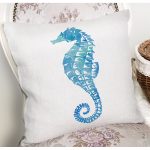 - 8020 - Realhomes Beyaz Zemin Üzerinde Renkli Deniz Kestanesi Desenli Yastık Kırlent Kılıfı Realhomes