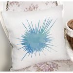 - 8021 - Realhomes Beyaz Zemin Üzerinde Renkli Deniz Salyangozu Desenli Yastık Kırlent Kılıfı Realhomes