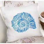 Beyaz Zemin Üzerinde Renkli Deniz Kabuğu Desenli Modern Yastık Kırlent Kılıfı Realhomes