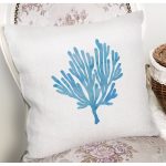 Beyaz Zemin Üzerinde Pastel Renkli Yaprak Desenli Modern Yastık Kırlent Kılıfı Realhomes