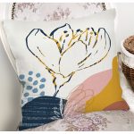 Beyaz Zemin Üzerinde Çiçek Desenli Dijital Baskılı Modern Yastık Kırlent Kılıfı Realhomes