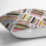 - 8253 - Realhomes Beyaz Zemin Üzerinde Renkli Geometrik Desenli Dijital Baskılı Modern Yastık Kılıfı Realhomes