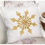 - 8312 - Realhomes Beyaz Zemin Üzerinde Gold Detaylı Kartanesi Desenli Yastık Kırlent Kılıfı Realhomes